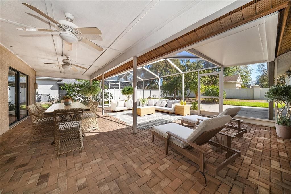 For Sale: $595,000 (5 beds, 3 baths, 2949 Square Feet)