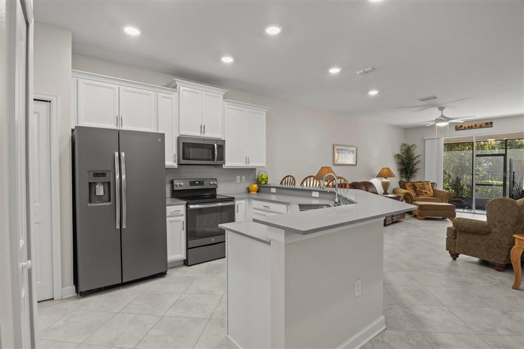 En Venta: $215,000 (2 camas, 2 baños, 1385 Pies cuadrados)