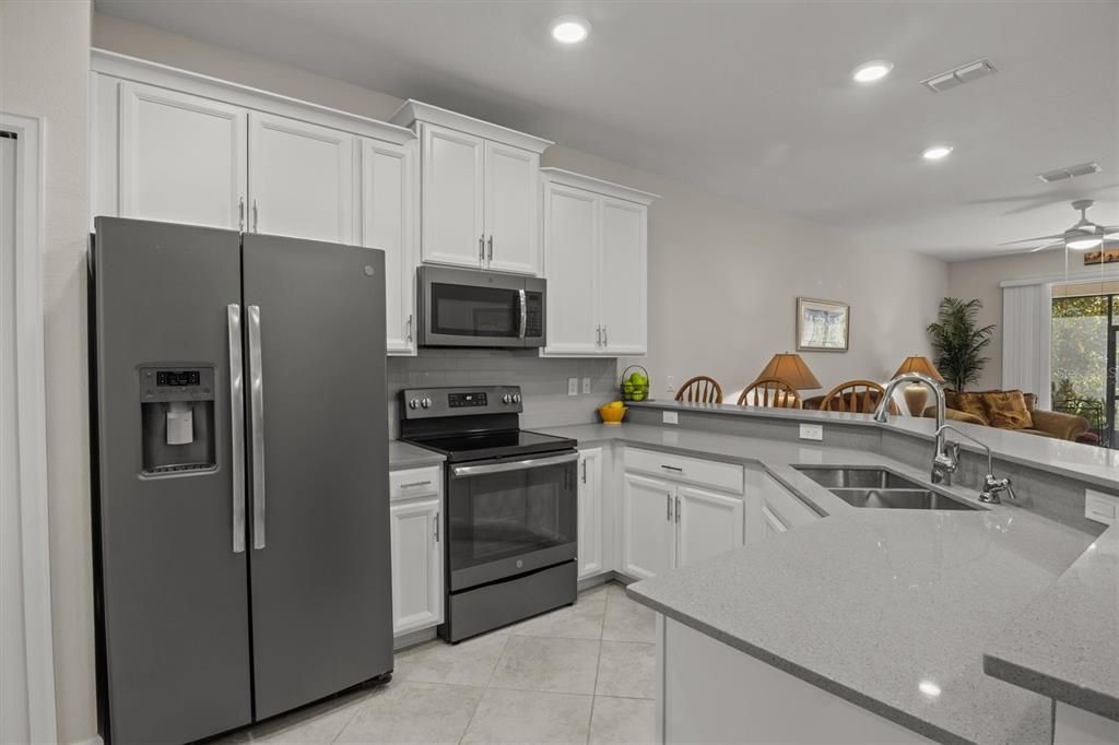 En Venta: $215,000 (2 camas, 2 baños, 1385 Pies cuadrados)