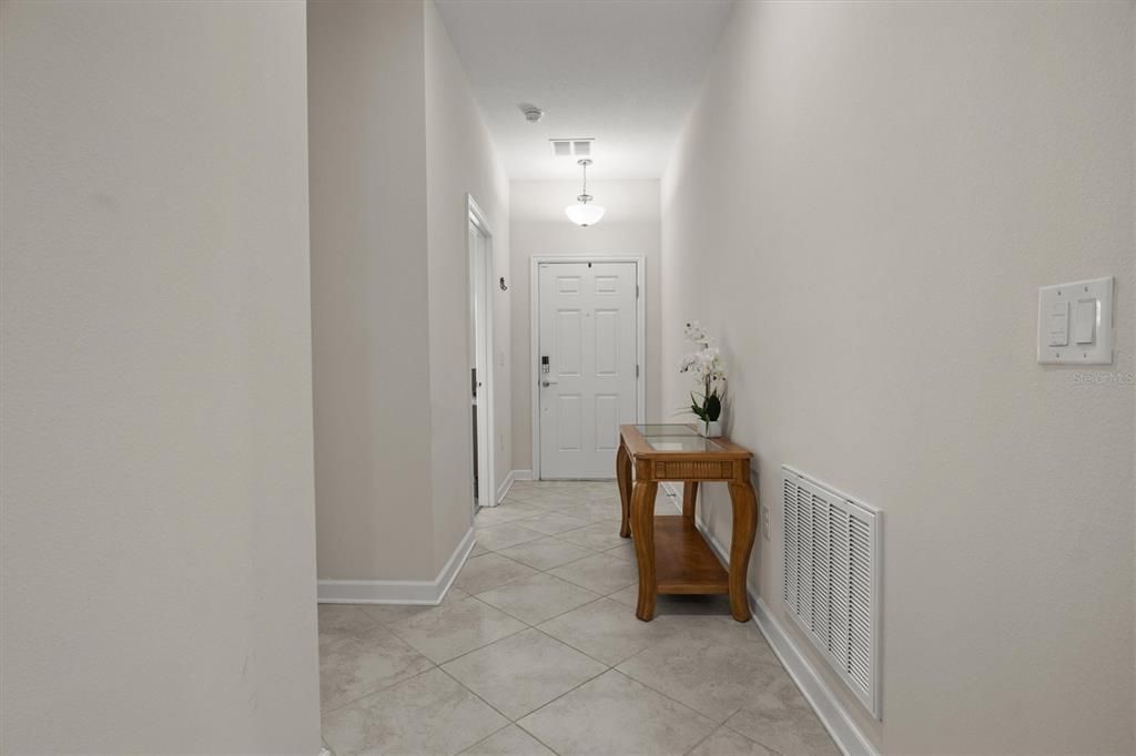 En Venta: $215,000 (2 camas, 2 baños, 1385 Pies cuadrados)