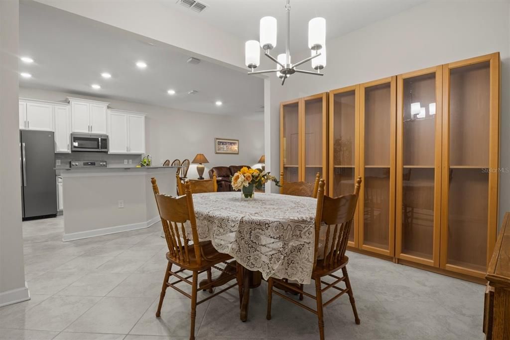 En Venta: $215,000 (2 camas, 2 baños, 1385 Pies cuadrados)