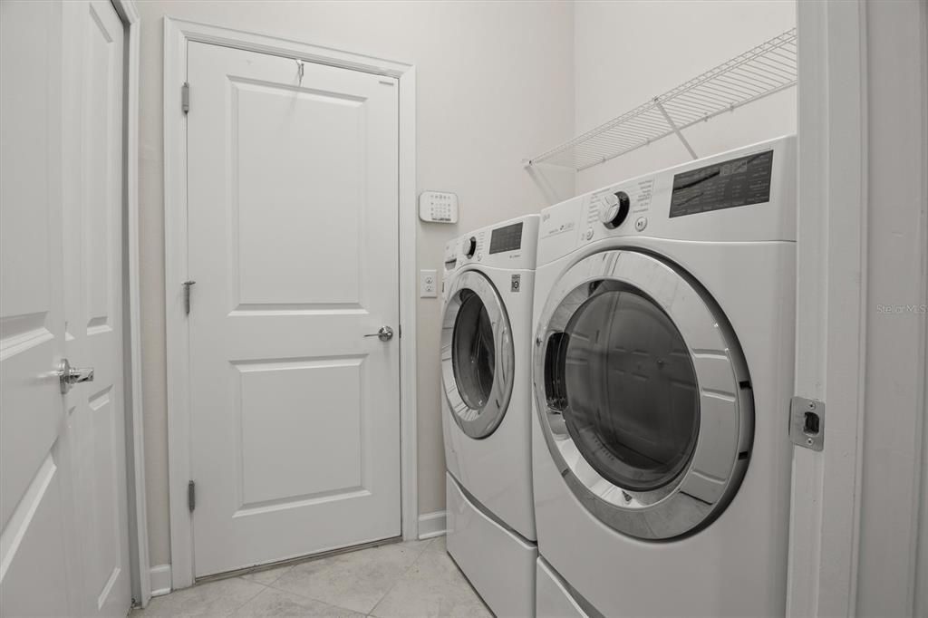 En Venta: $215,000 (2 camas, 2 baños, 1385 Pies cuadrados)