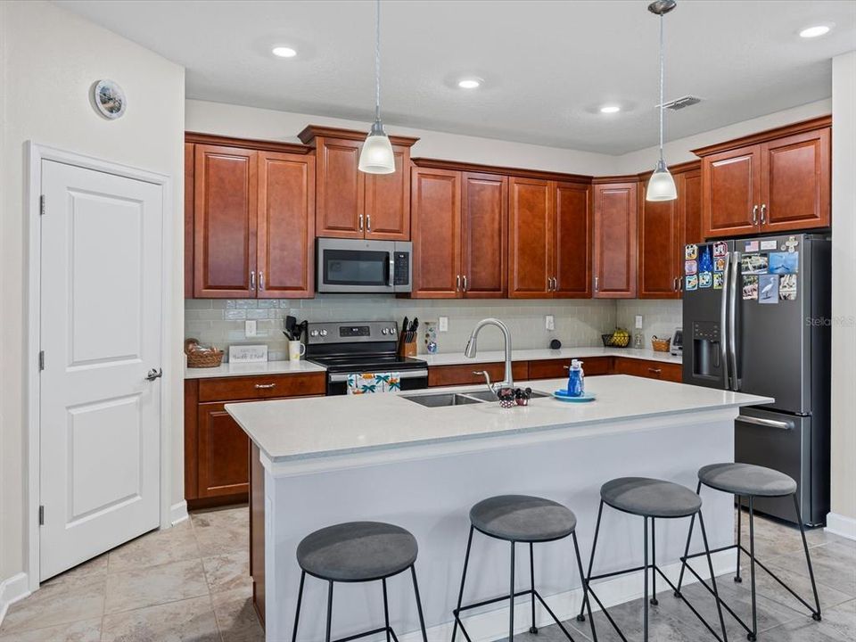 En Venta: $534,900 (4 camas, 3 baños, 2068 Pies cuadrados)