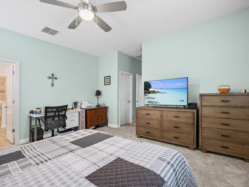 En Venta: $534,900 (4 camas, 3 baños, 2068 Pies cuadrados)