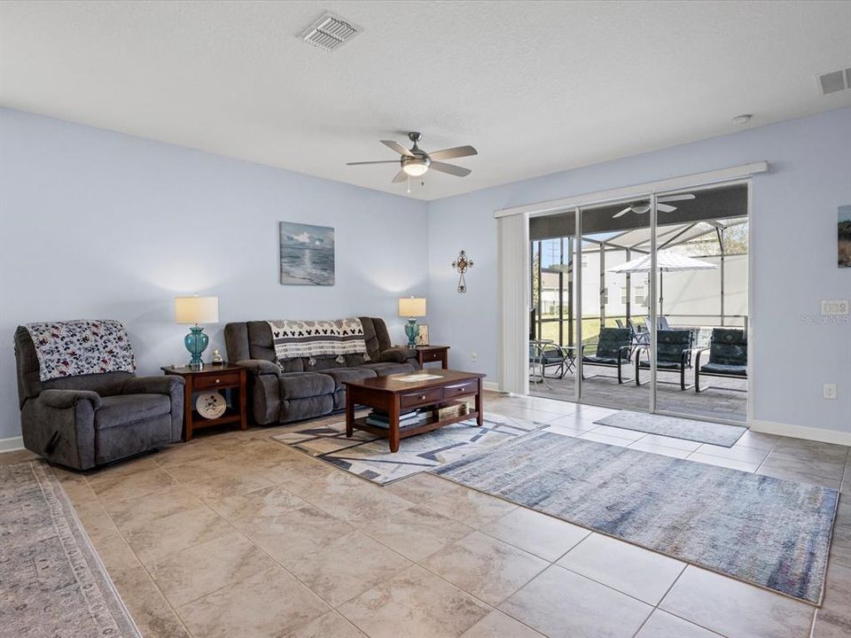 En Venta: $534,900 (4 camas, 3 baños, 2068 Pies cuadrados)