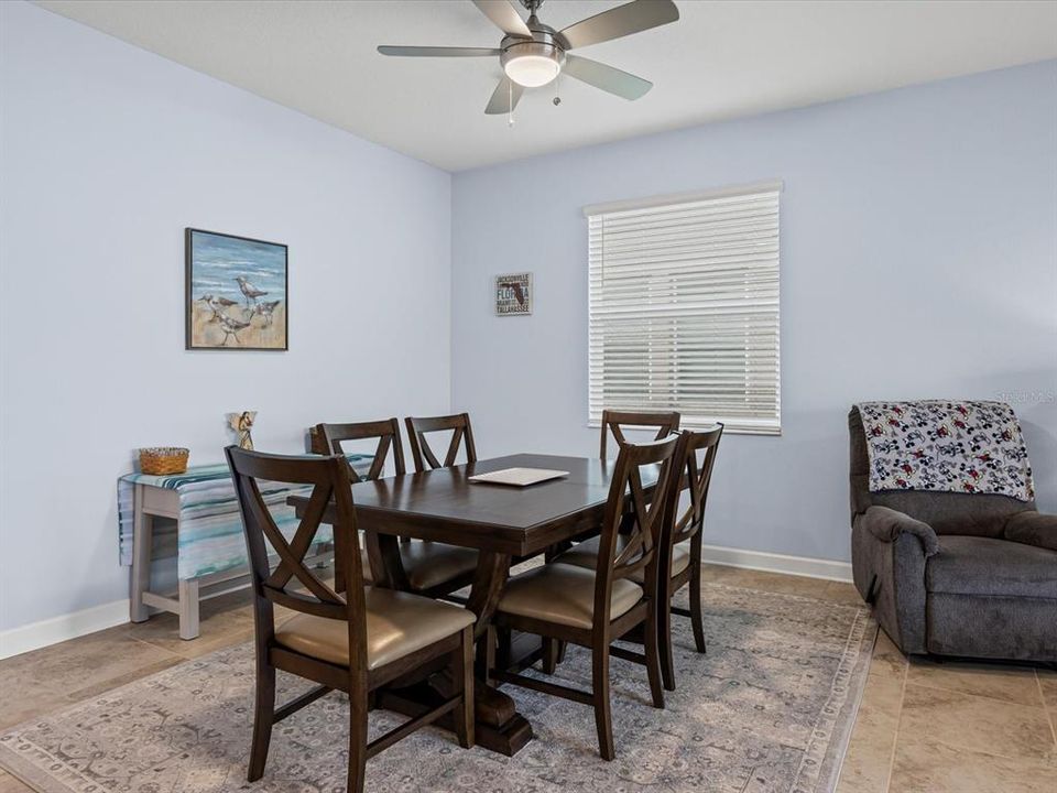 En Venta: $534,900 (4 camas, 3 baños, 2068 Pies cuadrados)