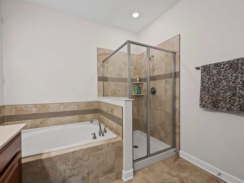 En Venta: $534,900 (4 camas, 3 baños, 2068 Pies cuadrados)