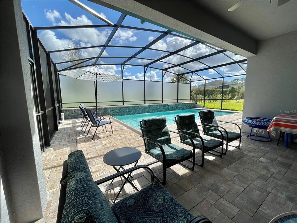 En Venta: $534,900 (4 camas, 3 baños, 2068 Pies cuadrados)