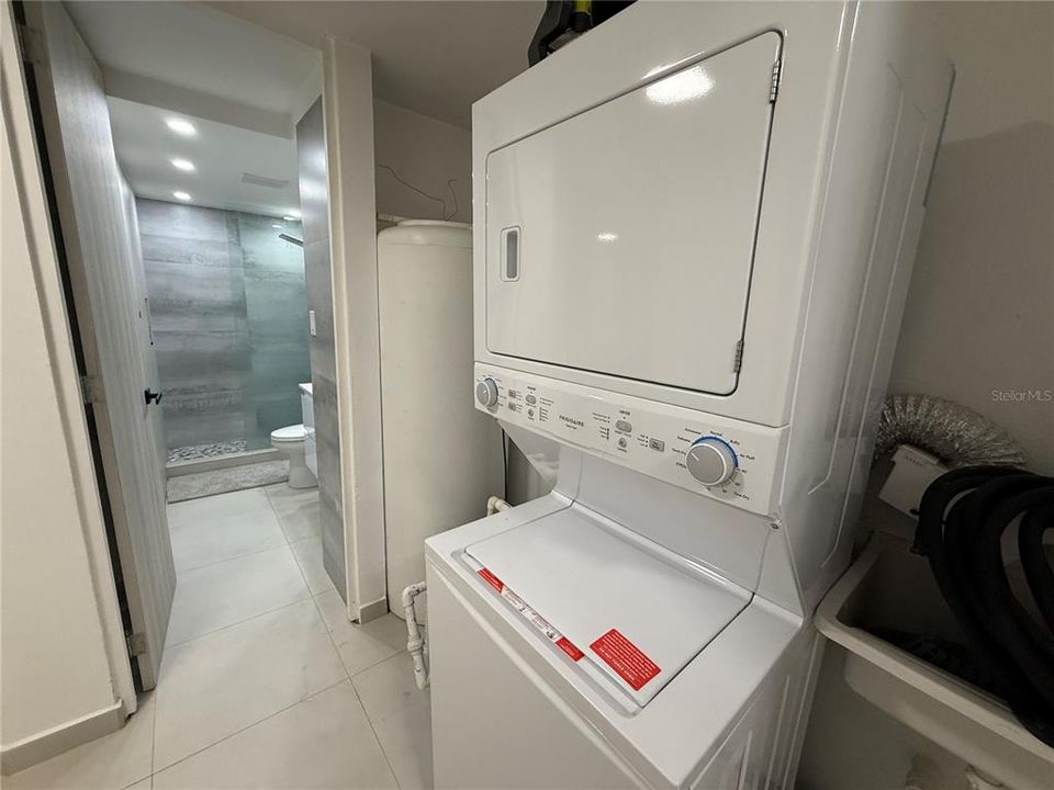 For Rent: $2,975 (3 beds, 2 baths, 1600 Square Feet)