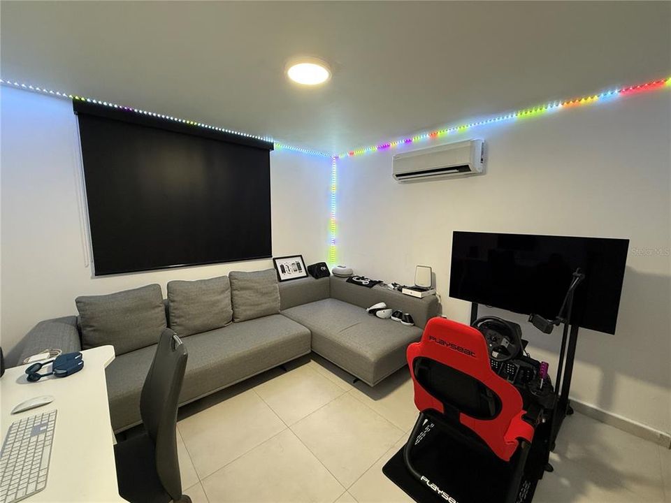 For Rent: $2,975 (3 beds, 2 baths, 1600 Square Feet)