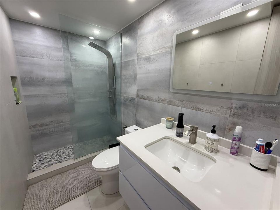 For Rent: $2,975 (3 beds, 2 baths, 1600 Square Feet)