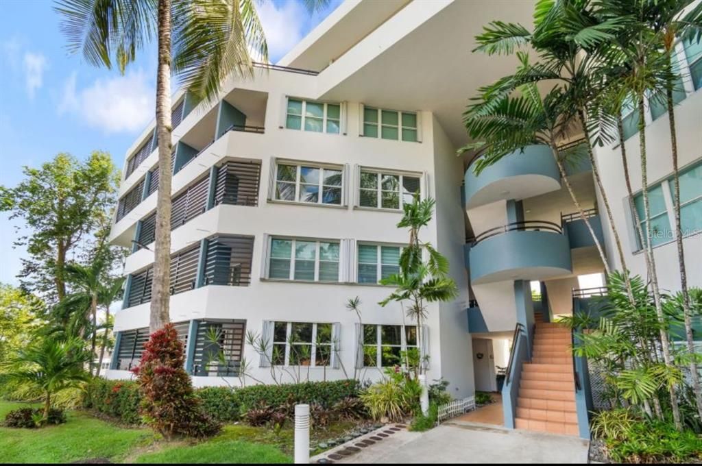 For Rent: $2,975 (3 beds, 2 baths, 1600 Square Feet)