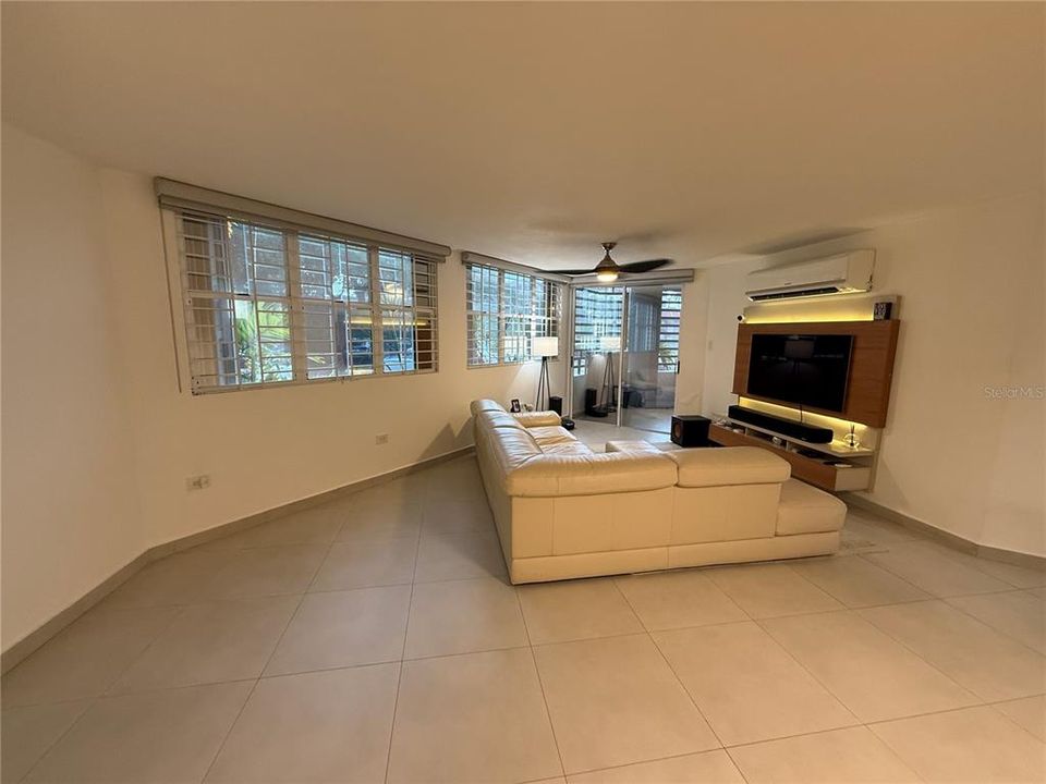 For Rent: $2,975 (3 beds, 2 baths, 1600 Square Feet)