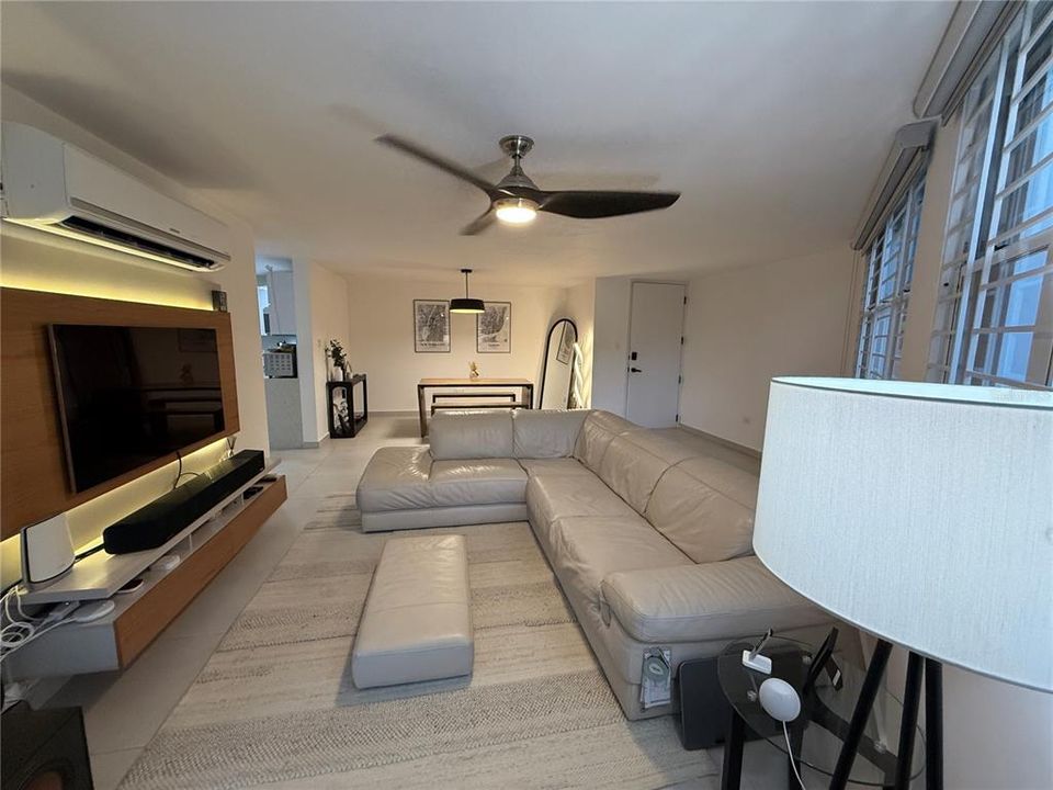 For Rent: $2,975 (3 beds, 2 baths, 1600 Square Feet)