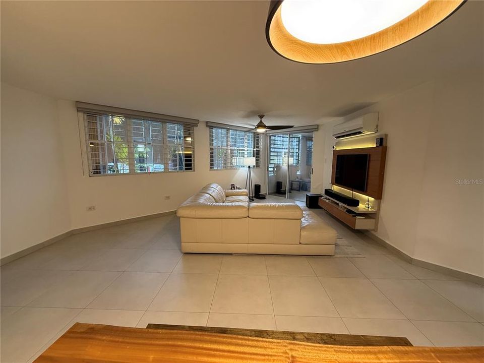 For Rent: $2,975 (3 beds, 2 baths, 1600 Square Feet)