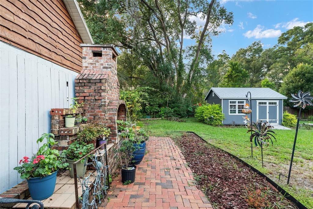 合同活跃: $648,750 (4 贝兹, 3 浴室, 3377 平方英尺)