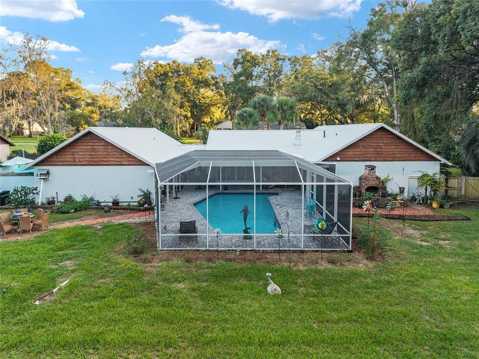 合同活跃: $648,750 (4 贝兹, 3 浴室, 3377 平方英尺)