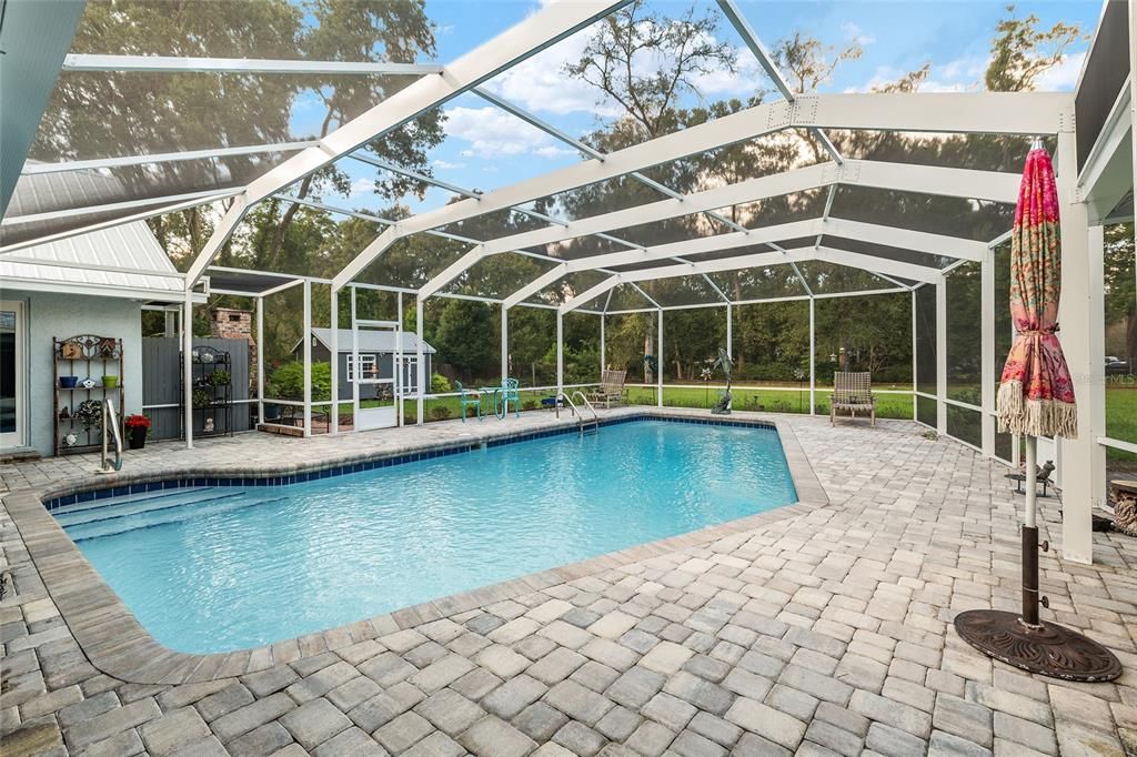 合同活跃: $648,750 (4 贝兹, 3 浴室, 3377 平方英尺)