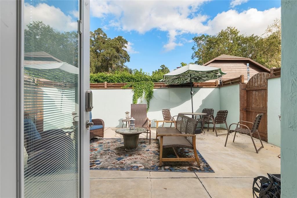 合同活跃: $648,750 (4 贝兹, 3 浴室, 3377 平方英尺)