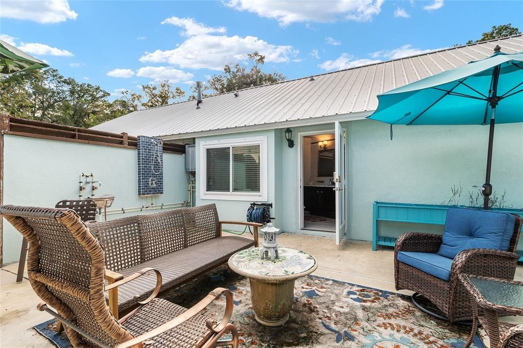 合同活跃: $648,750 (4 贝兹, 3 浴室, 3377 平方英尺)