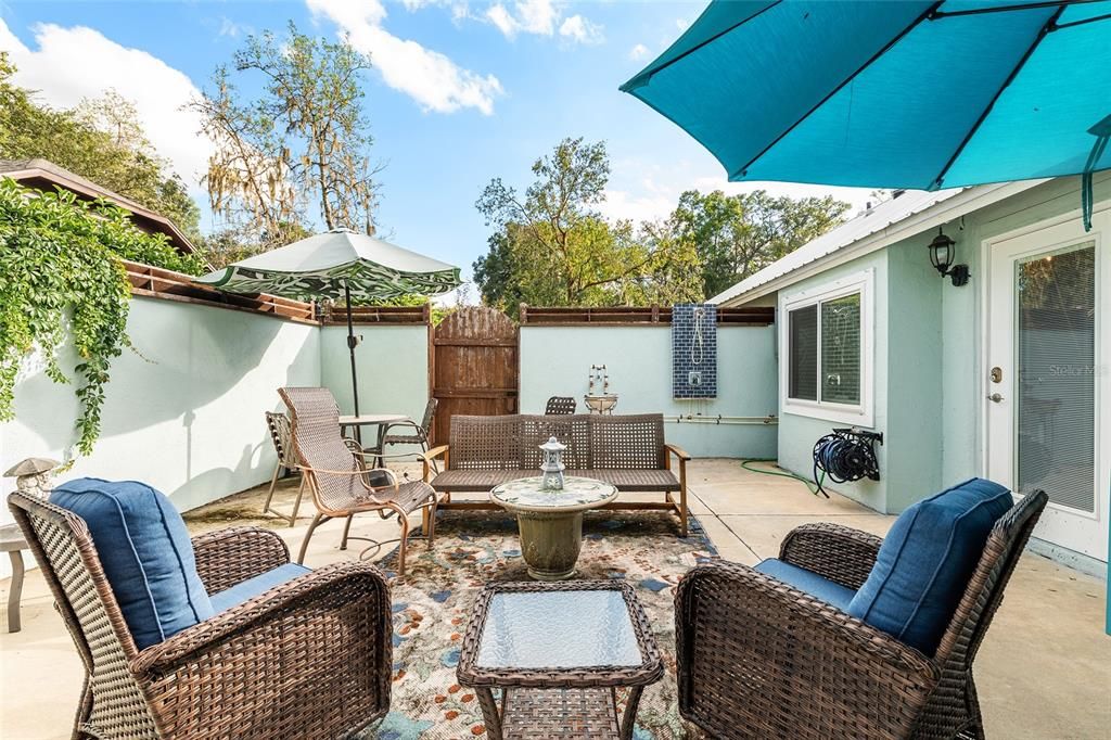 合同活跃: $648,750 (4 贝兹, 3 浴室, 3377 平方英尺)