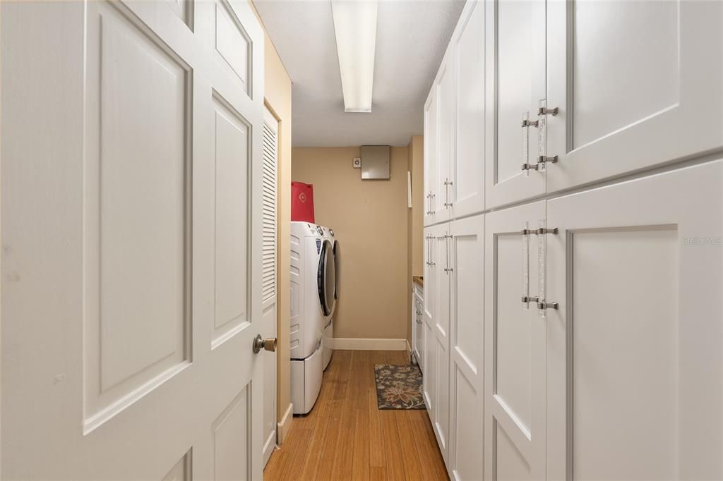 合同活跃: $648,750 (4 贝兹, 3 浴室, 3377 平方英尺)