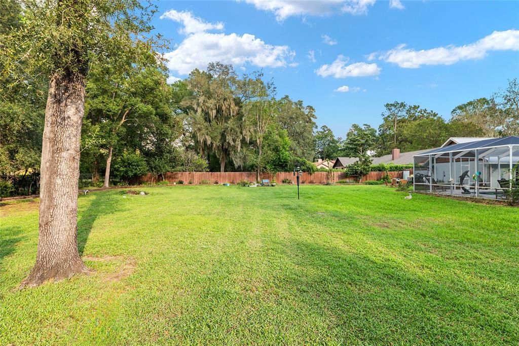 合同活跃: $648,750 (4 贝兹, 3 浴室, 3377 平方英尺)