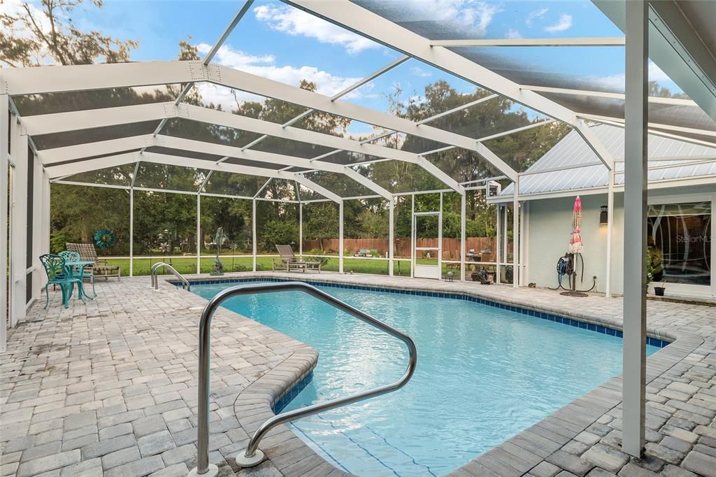 合同活跃: $648,750 (4 贝兹, 3 浴室, 3377 平方英尺)