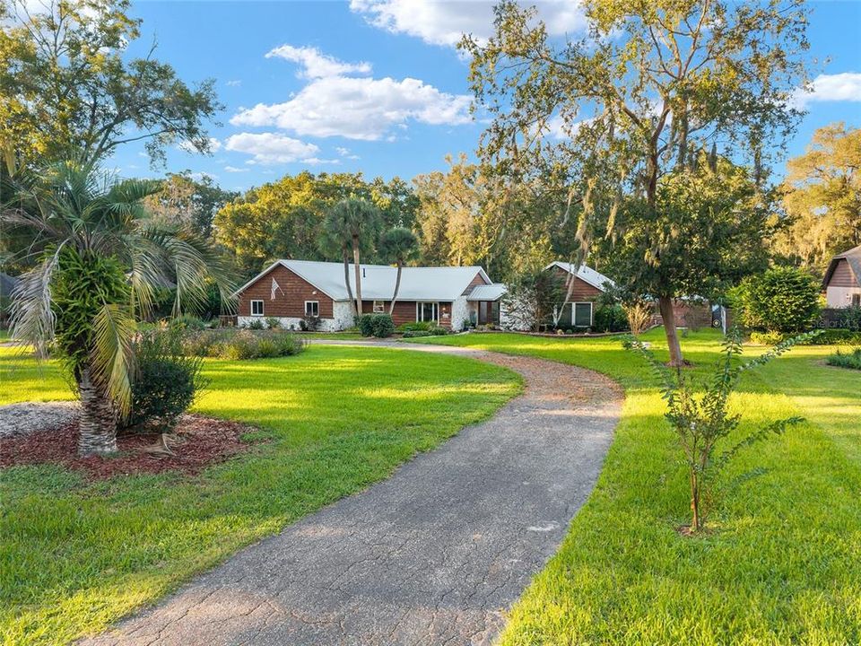 合同活跃: $648,750 (4 贝兹, 3 浴室, 3377 平方英尺)