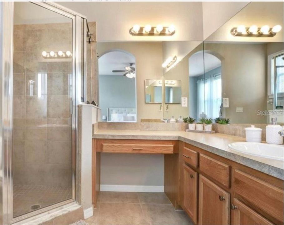 Под контрактом: $1,850 (2 спален, 2 ванн, 1278 Квадратных фут)