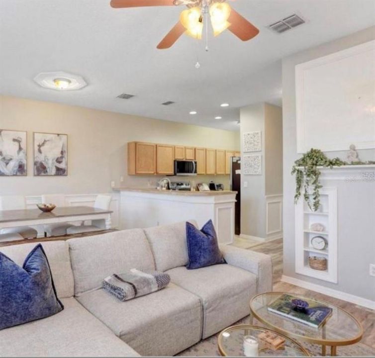 Под контрактом: $1,850 (2 спален, 2 ванн, 1278 Квадратных фут)