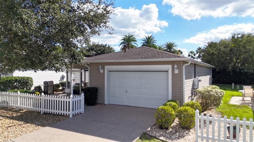 Recently Sold: $315,000 (2 beds, 2 baths, 1156 Square Feet)