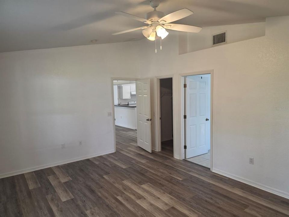 出租: $1,800 (3 贝兹, 2 浴室, 1692 平方英尺)