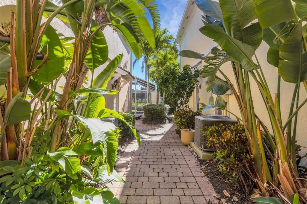 For Sale: $439,900 (3 beds, 2 baths, 1672 Square Feet)