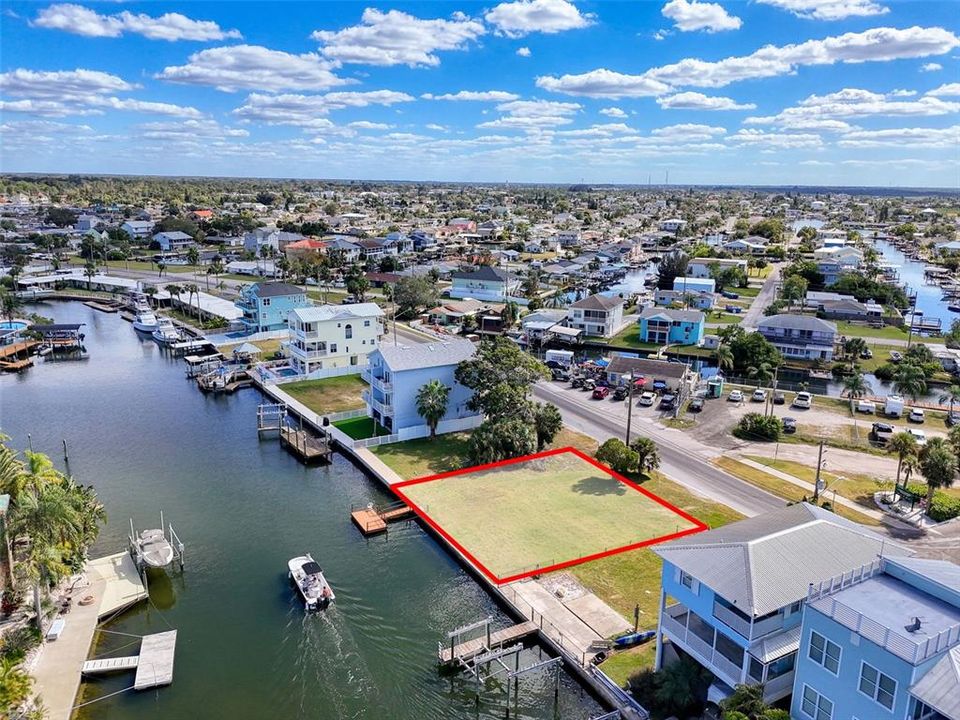 待售: $419,000 (0.15 acres)