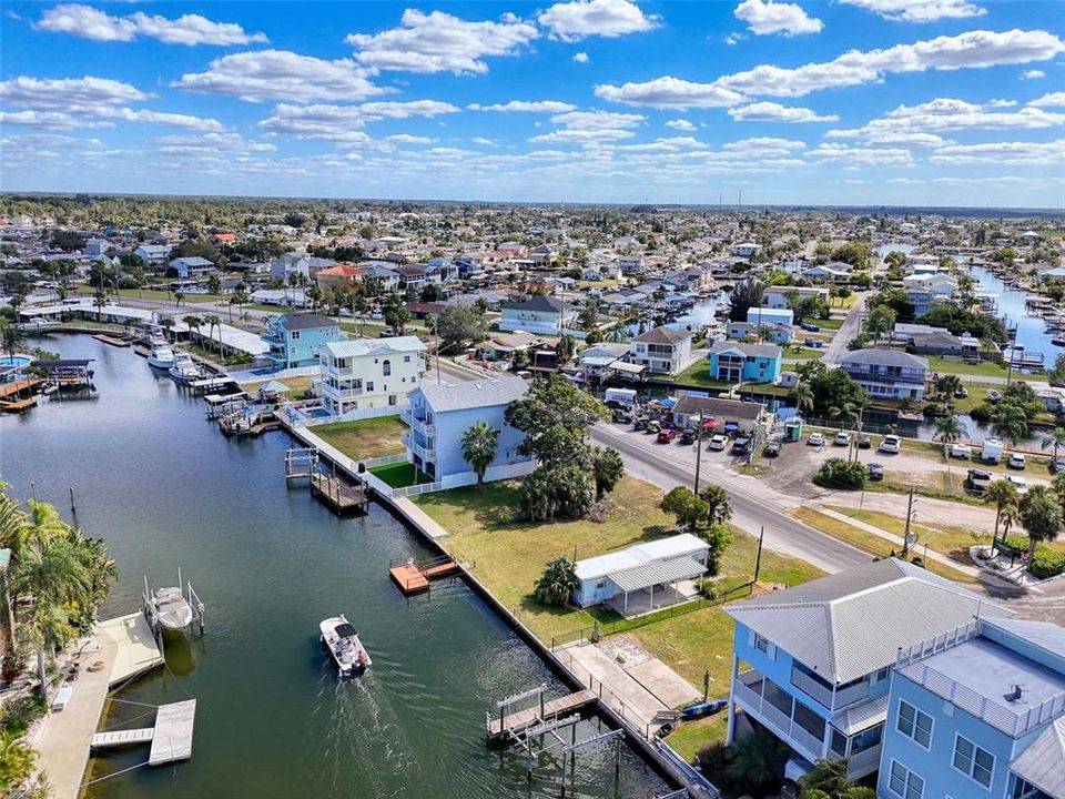 待售: $419,000 (0.15 acres)