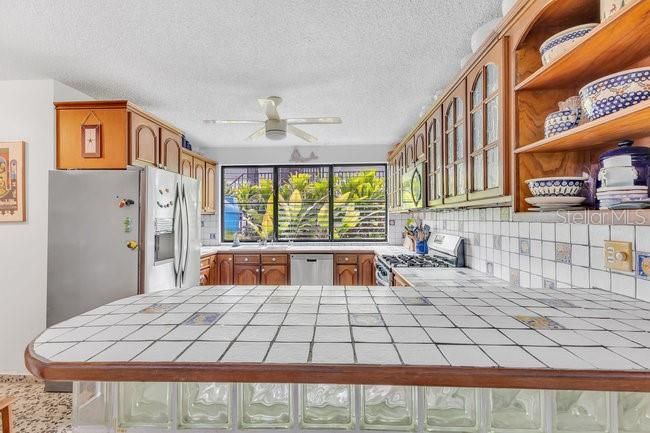 En Venta: $2,290,000 (4 camas, 4 baños, 2775 Pies cuadrados)