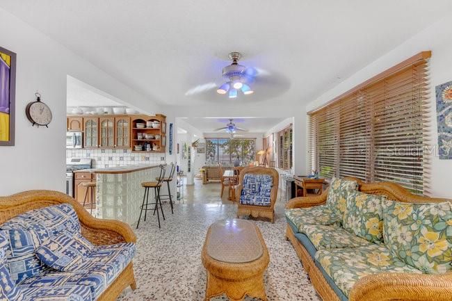 En Venta: $2,290,000 (4 camas, 4 baños, 2775 Pies cuadrados)