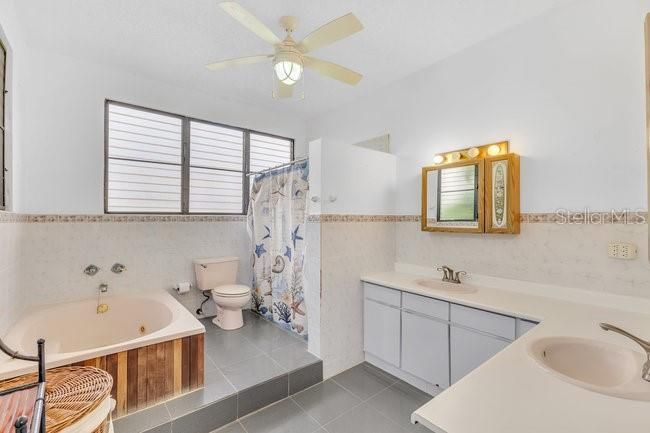 En Venta: $2,290,000 (4 camas, 4 baños, 2775 Pies cuadrados)