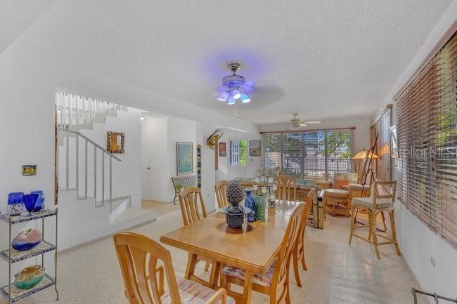 En Venta: $2,290,000 (4 camas, 4 baños, 2775 Pies cuadrados)