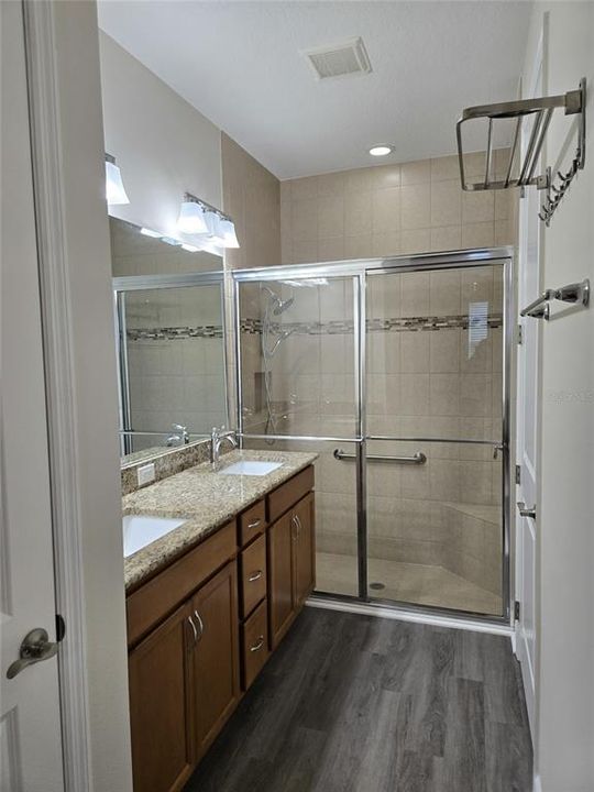 待售: $389,900 (2 贝兹, 2 浴室, 1466 平方英尺)