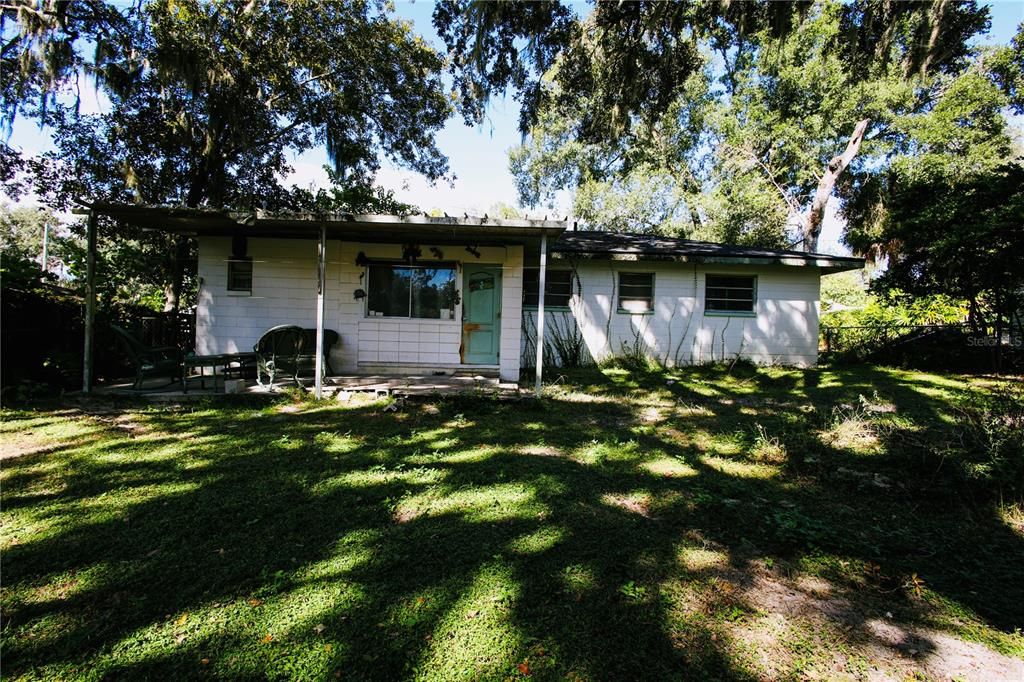 Active With Contract: $177,000 (3 beds, 2 baths, 989 Square Feet)