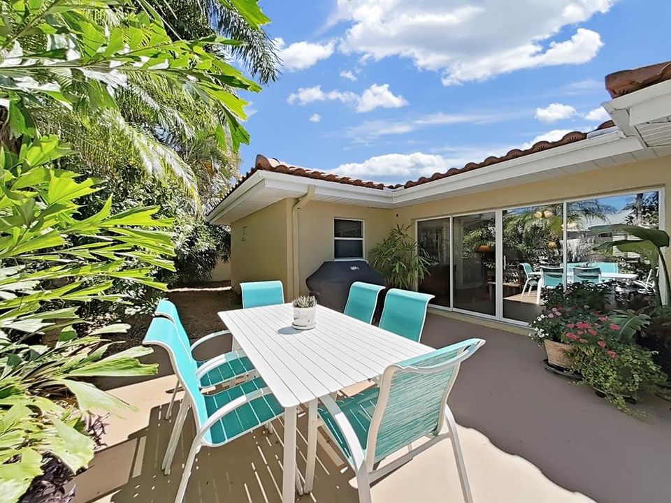 待售: $599,000 (3 贝兹, 2 浴室, 2498 平方英尺)