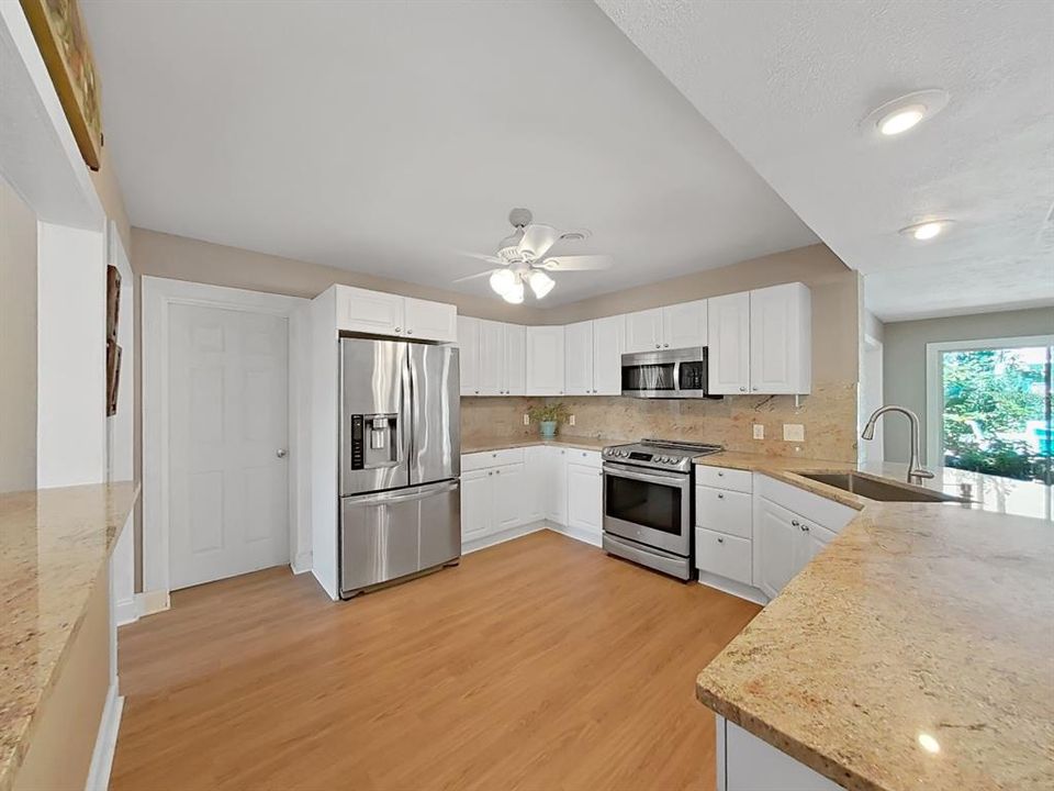 待售: $599,000 (3 贝兹, 2 浴室, 2498 平方英尺)