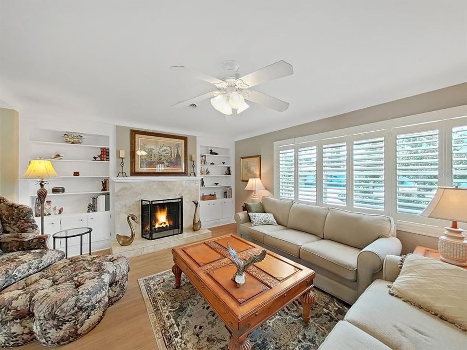 待售: $599,000 (3 贝兹, 2 浴室, 2498 平方英尺)