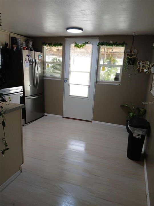 待售: $205,000 (2 贝兹, 1 浴室, 672 平方英尺)