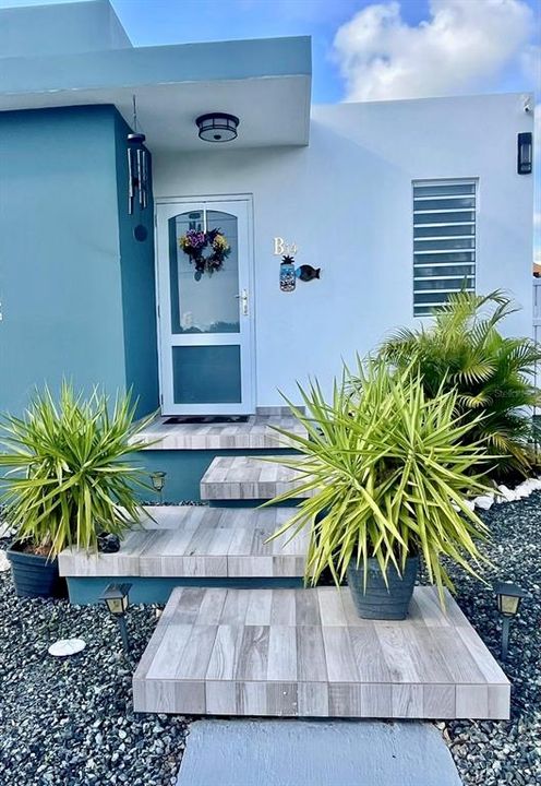 For Sale: $375,000 (3 beds, 3 baths, 1465 Square Feet)