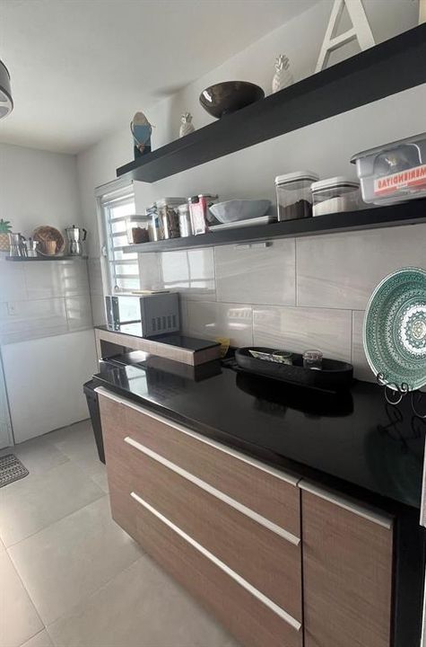 For Sale: $375,000 (3 beds, 3 baths, 1465 Square Feet)