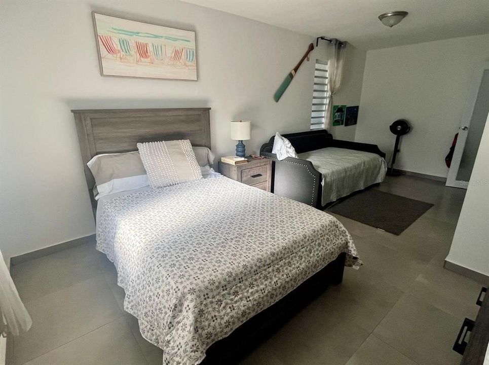 For Sale: $375,000 (3 beds, 3 baths, 1465 Square Feet)