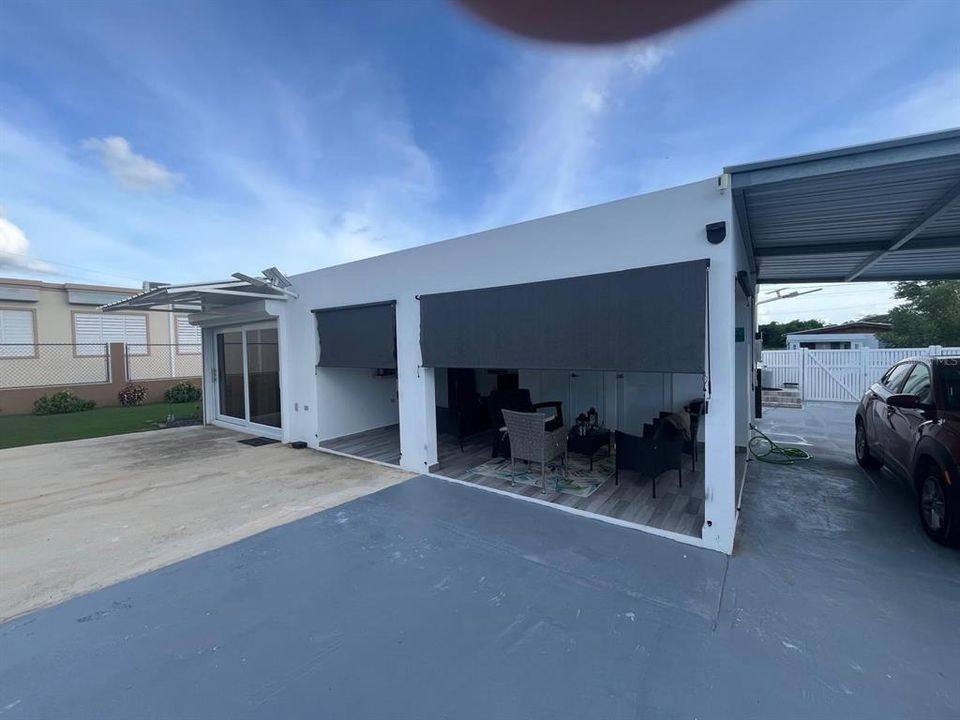 For Sale: $375,000 (3 beds, 3 baths, 1465 Square Feet)